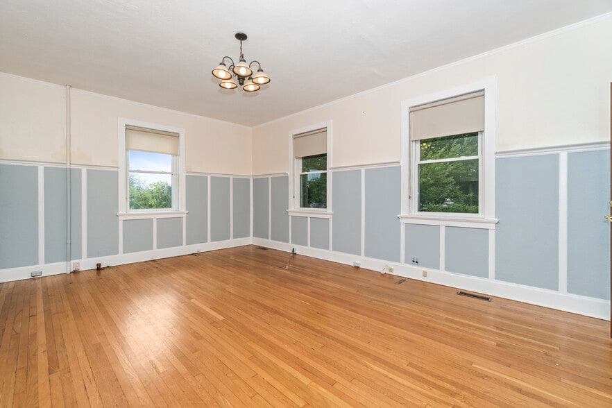 More Photos Of 745 Burnside Ave, East Hartford Schools For Sale