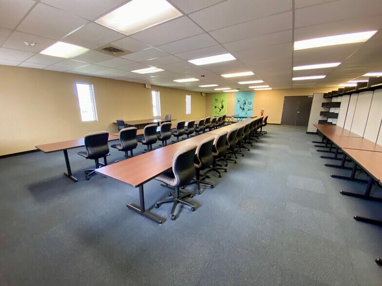 More Photos Of 105 E Walnut St, Johnson City Loft Creative Space For Sale