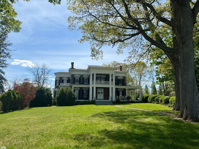 More Photos Of 5189 Rockwood Rd, Dublin Lodge Meeting Hall For Sale