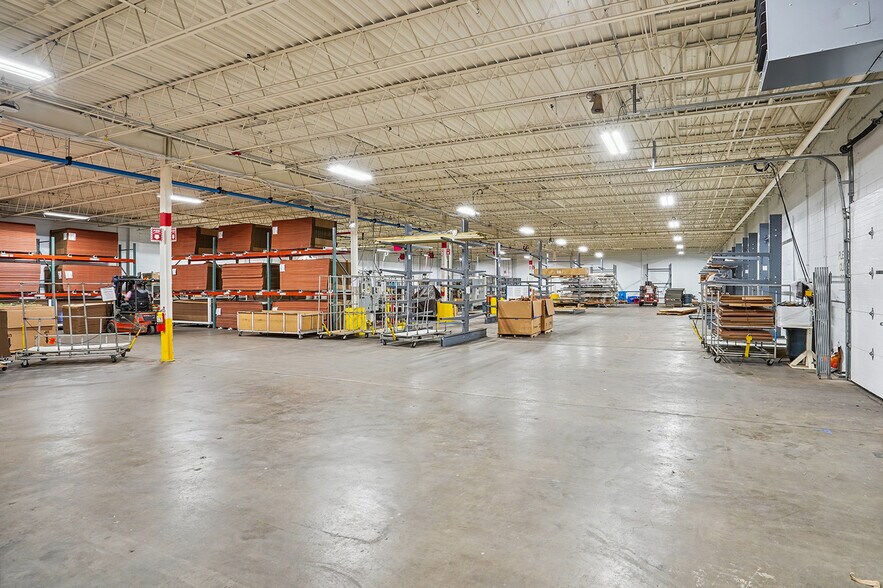 More Photos Of 1111 Purina Dr, Dubuque Warehouse For Sale