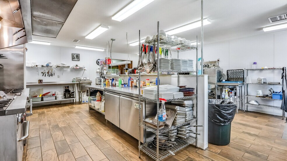 More Photos Of 1114 N Bluebird Rd, Eagle River Bar For Sale