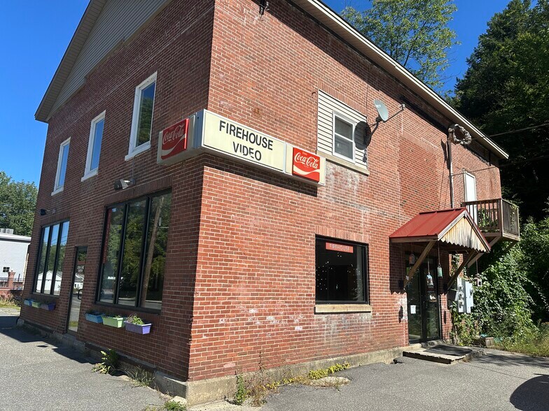 Primary Photo Of 525 Main St, Wilton Storefront Retail Residential For Lease