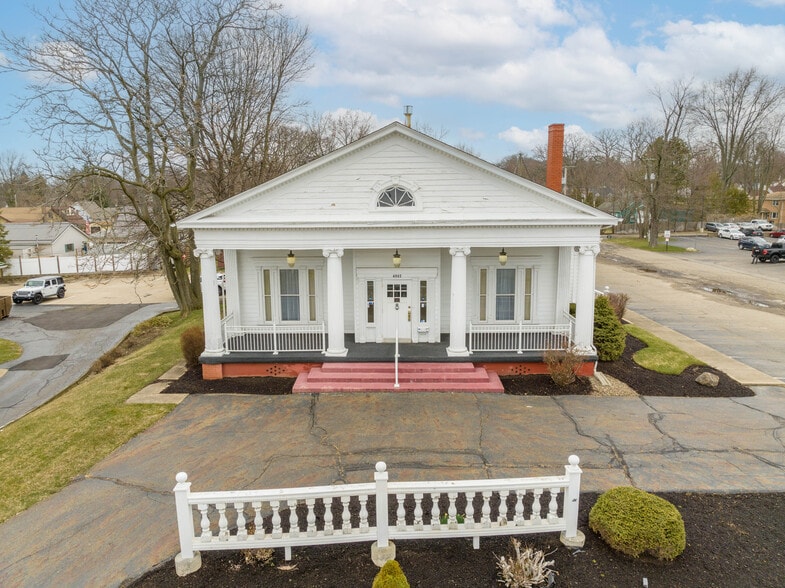 More Photos Of 4905 W Tuscarawas St, Canton Restaurant For Lease