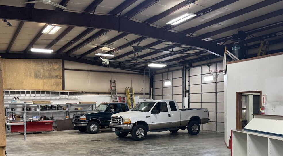 More Photos Of 1301 S Powell Rd, Independence Industrial For Lease