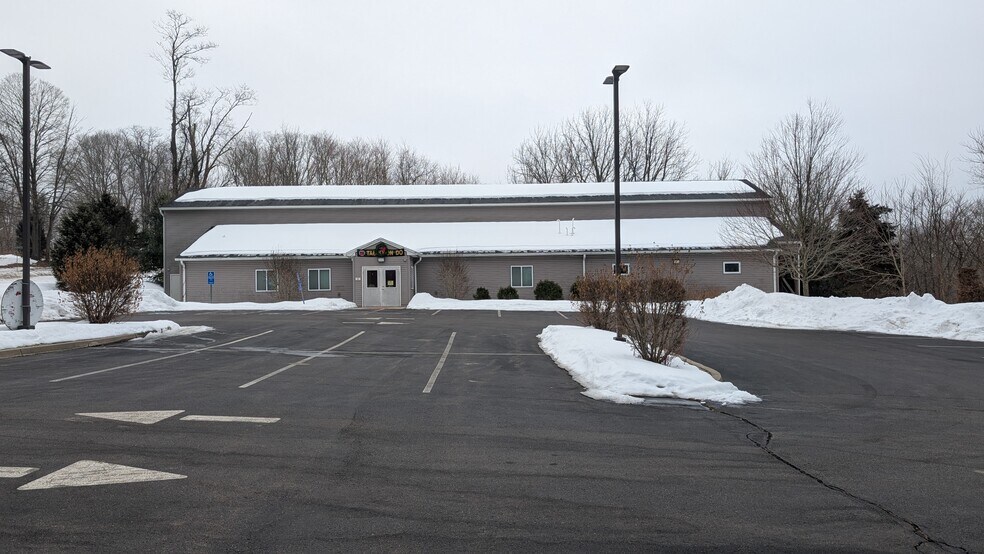 More Photos Of 50 Parum Rd, Colchester Storefront Retail Office For Lease