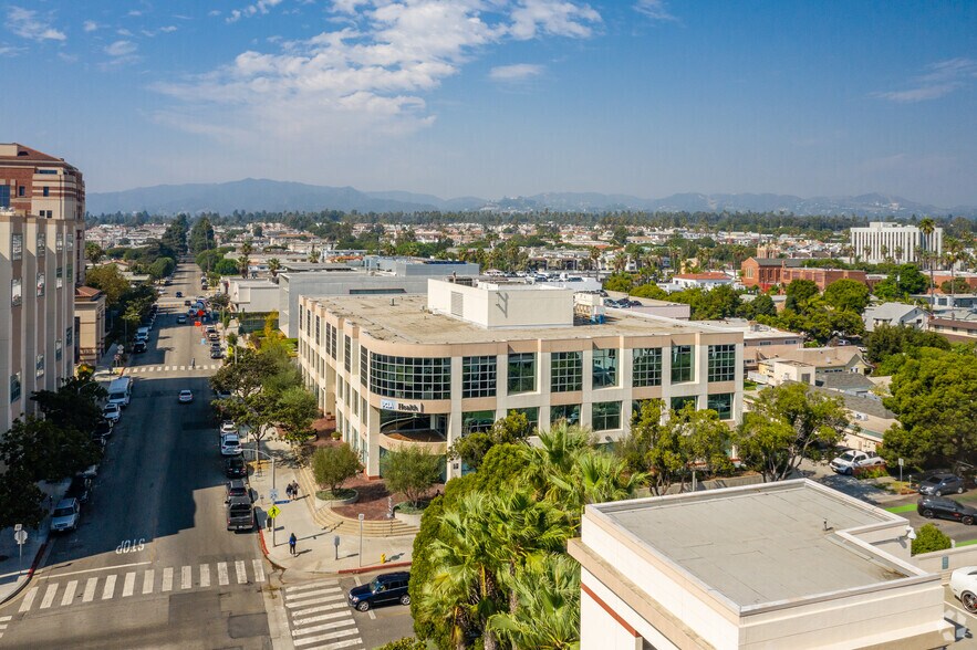 More Photos Of 1245 16th St, Santa Monica Medical For Lease