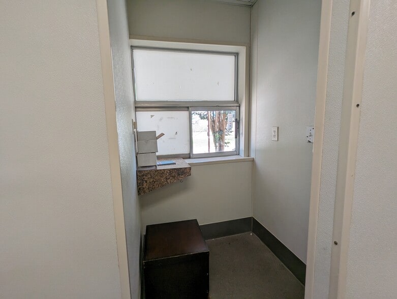 More Photos Of 11261 Highway 12, Orange Freestanding For Sale