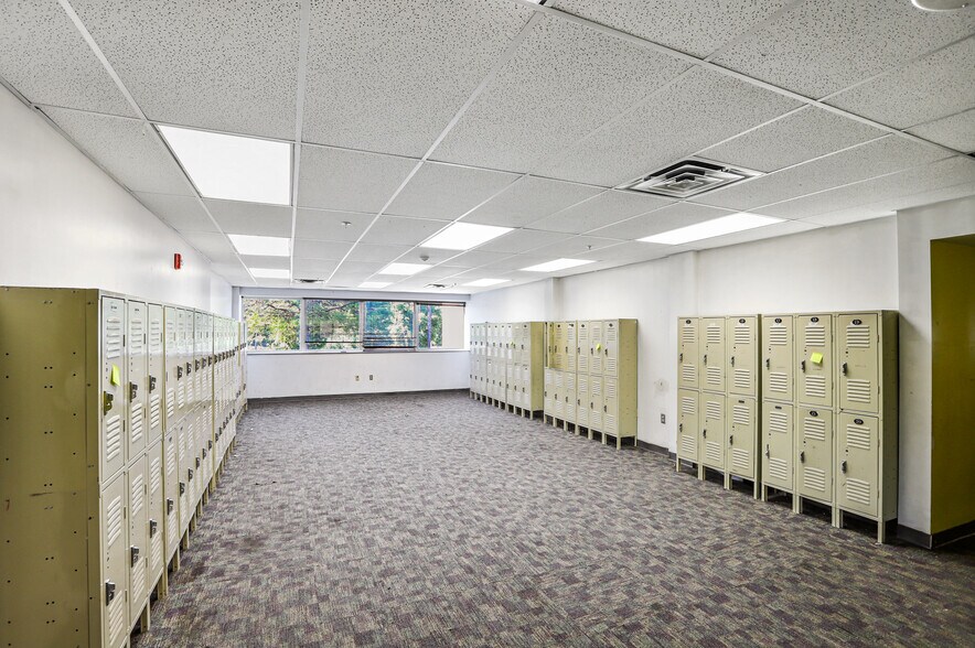 More Photos Of 184 Salem Ave, Dayton Office Residential For Lease