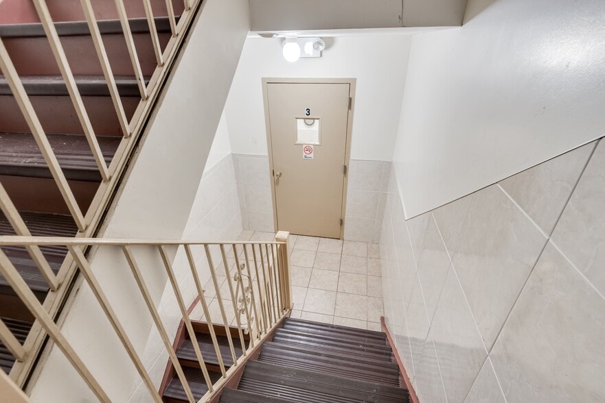 More Photos Of 10430 39th Ave, Corona Apartments For Sale