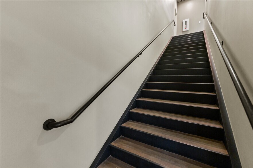 More Photos Of 18824 Smokey Point Blvd, Arlington Warehouse For Sale