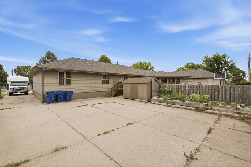 More Photos Of 437 Jefferson Rd, Fremont Shelter For Sale