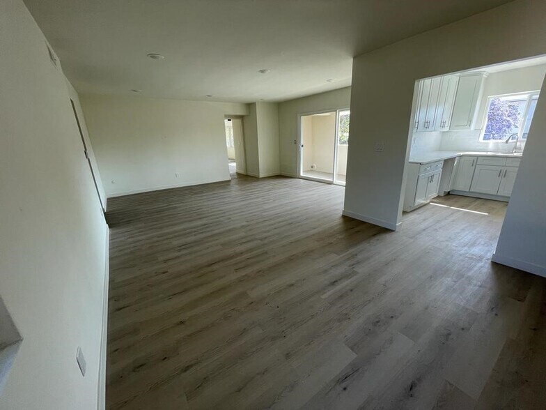 More Photos Of 553 N Flores St, Los Angeles Apartments For Sale