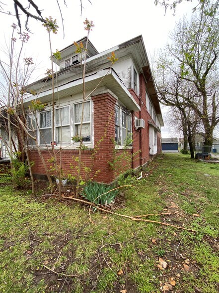 More Photos Of 2114 S Joplin Ave, Joplin Multifamily For Sale