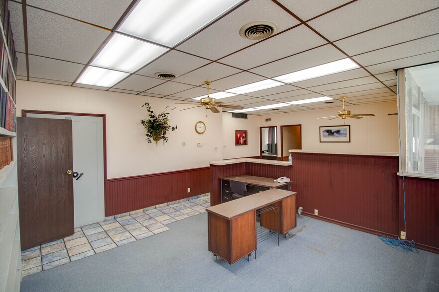 More Photos Of 344 St Louis ave, East Alton Office For Sale