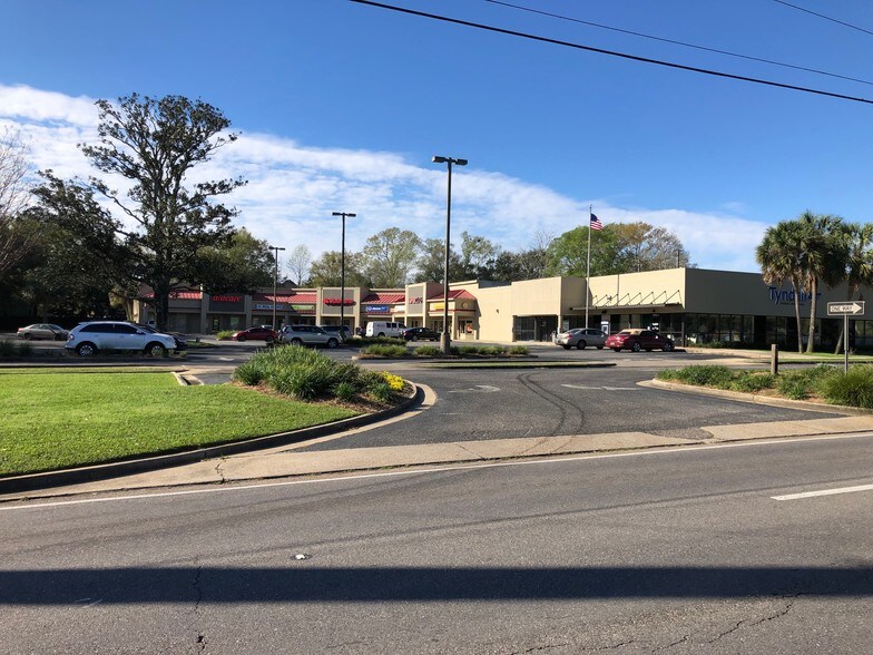 6313 6345 Cottage Hill Rd Mobile Al 36609 Retail For Lease