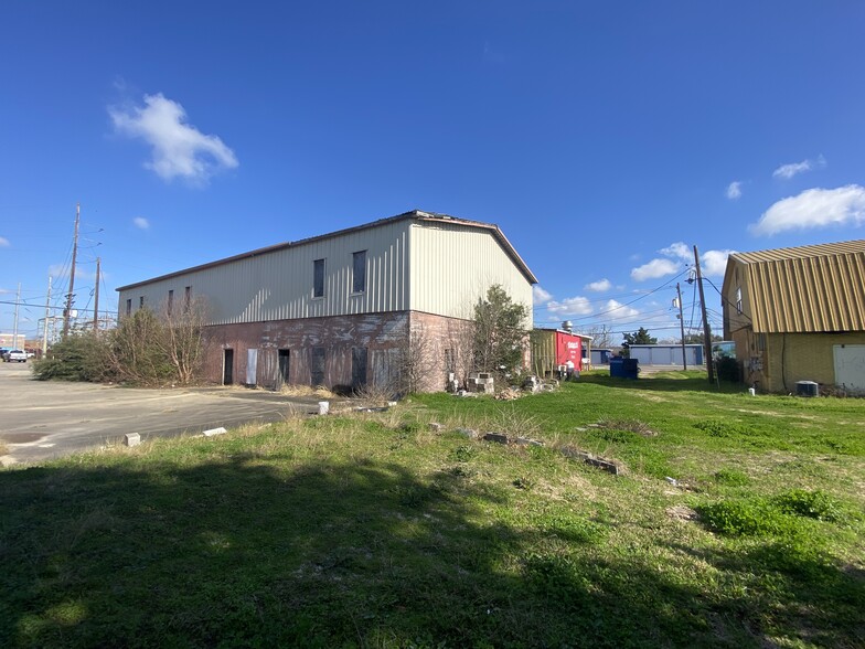 More Photos Of 6050 39th St, Groves Storefront Retail Office For Sale