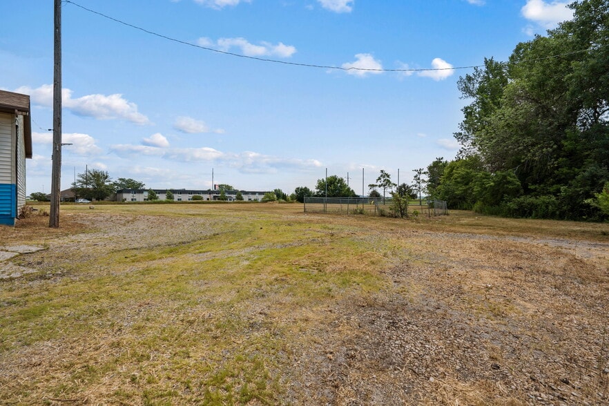 More Photos Of 3401 W Oakland Ave, Austin Truck Stop For Sale