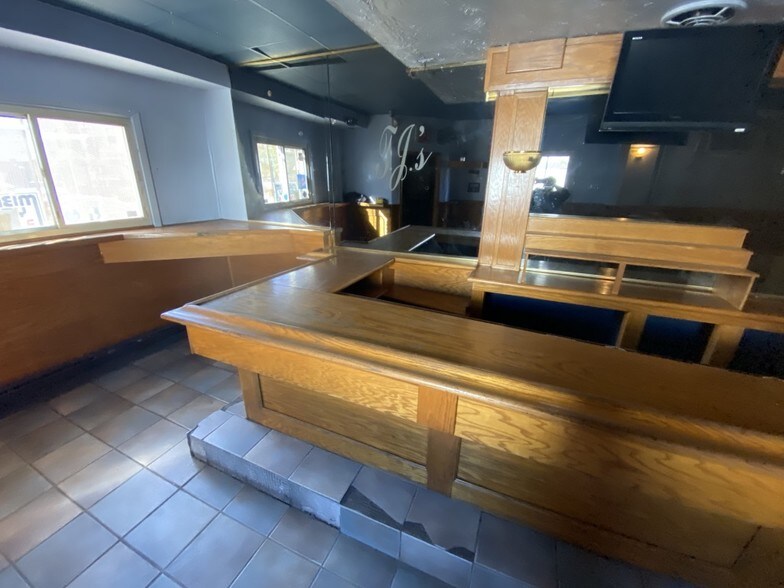 More Photos Of 6054 Fresh Pond Rd, Maspeth Storefront Retail Residential For Sale