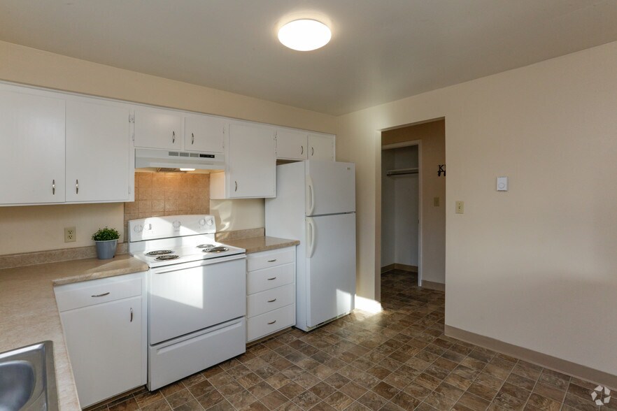 More Photos Of 1118 Oakland St, Cheney Apartments For Sale