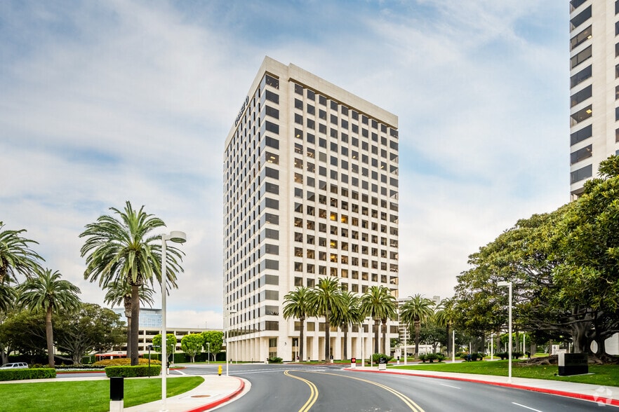 More Photos Of 4 Park Plaza, Irvine Office For Lease