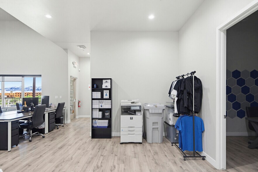 More Photos Of 349 Lake Havasu Ave S, Lake Havasu City Office For Sale