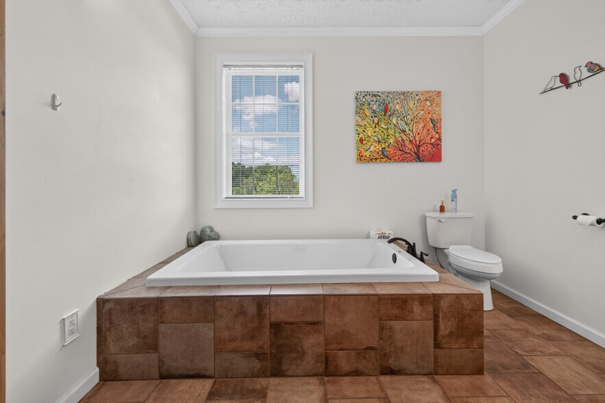 More Photos Of 639 Wagon Wheel Rd, Elk Creek Lodge Meeting Hall For Sale