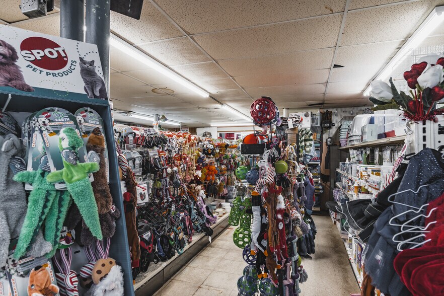 More Photos Of 2006 Camden Ave, Parkersburg Storefront Retail Residential For Sale