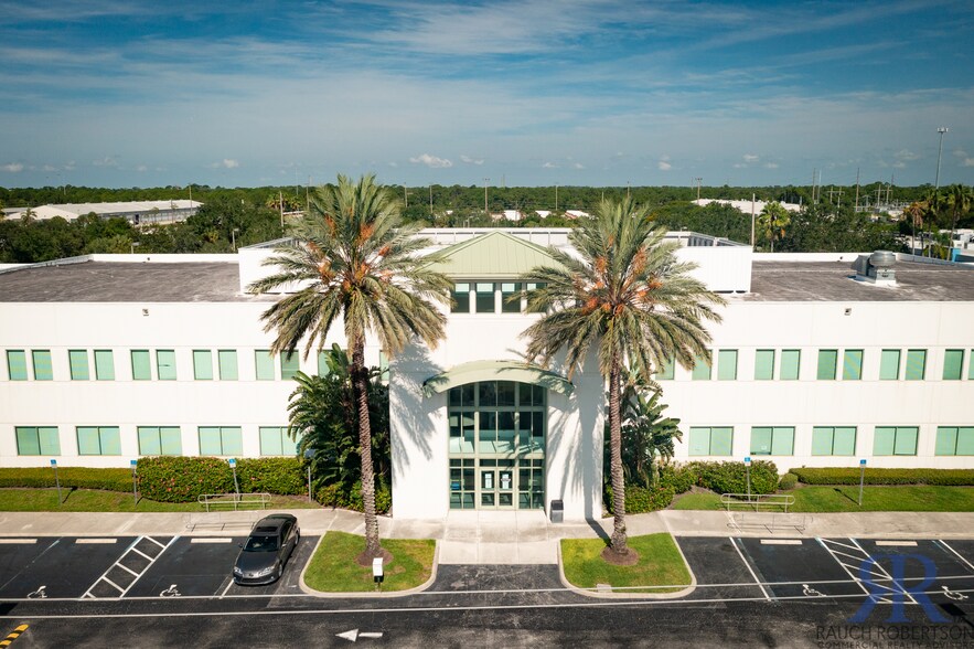 More Photos Of 300 NW Peacock Blvd, Port Saint Lucie Office For Sale