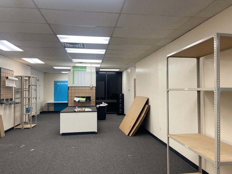 More Photos Of 2520 W 41st St, Sioux Falls Office For Lease