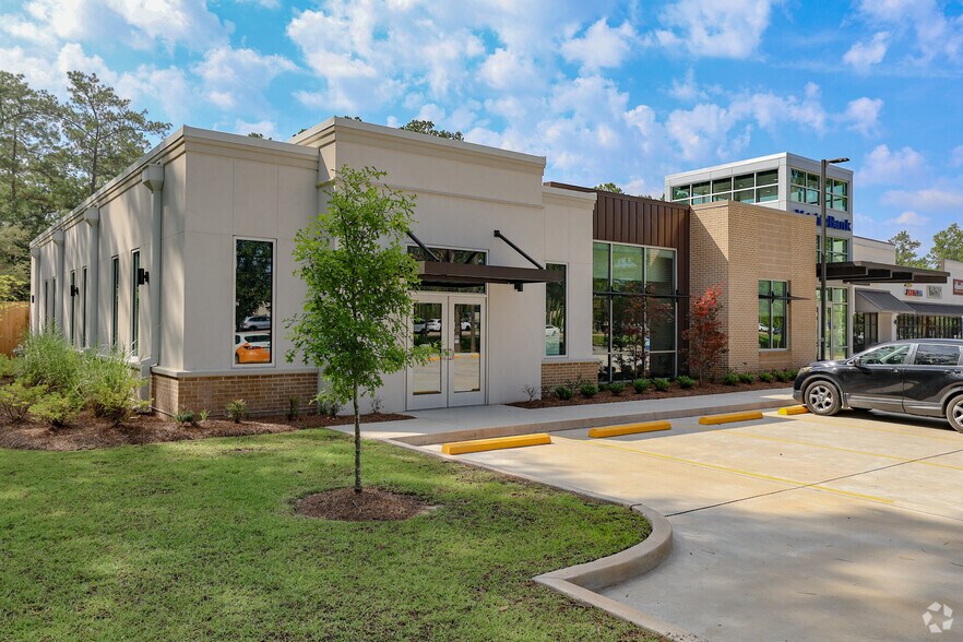 More Photos Of 70496 Highway 21, Covington Bank For Lease