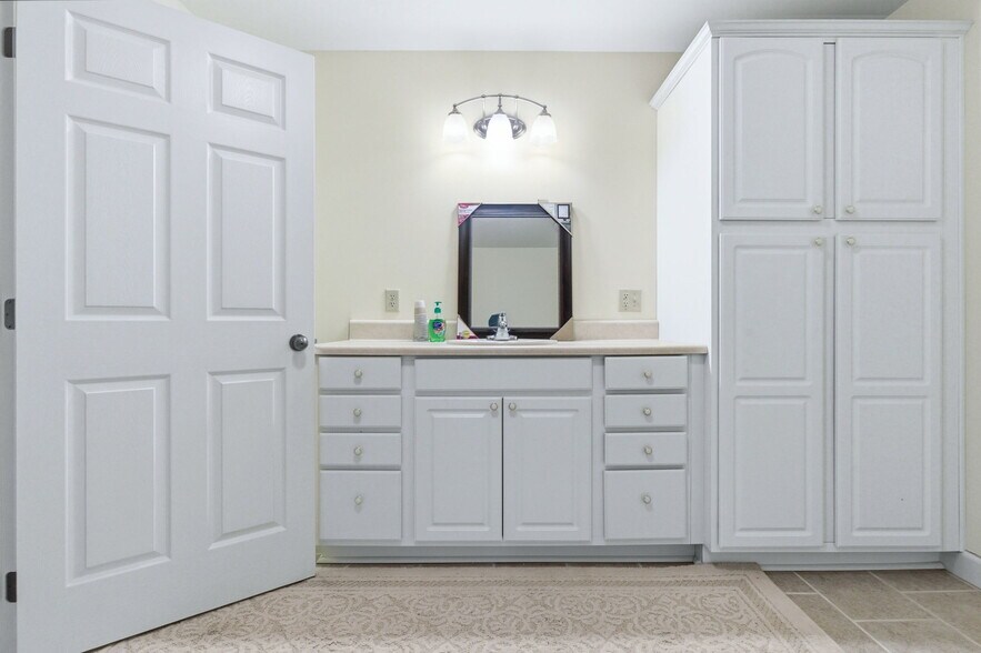 More Photos Of 267 Stinson Dr, Clinton Specialty For Sale
