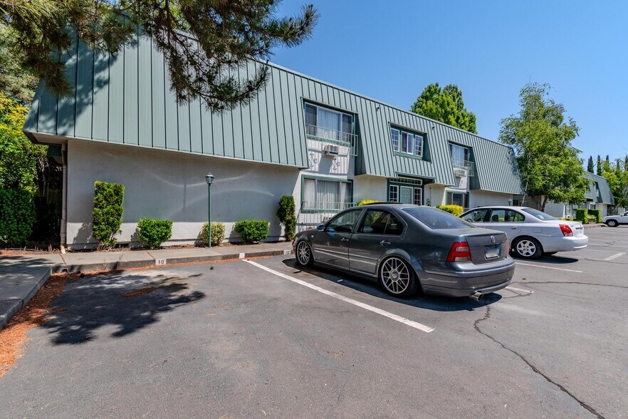 More Photos Of 349 W Pine St, Central Point Apartments For Sale