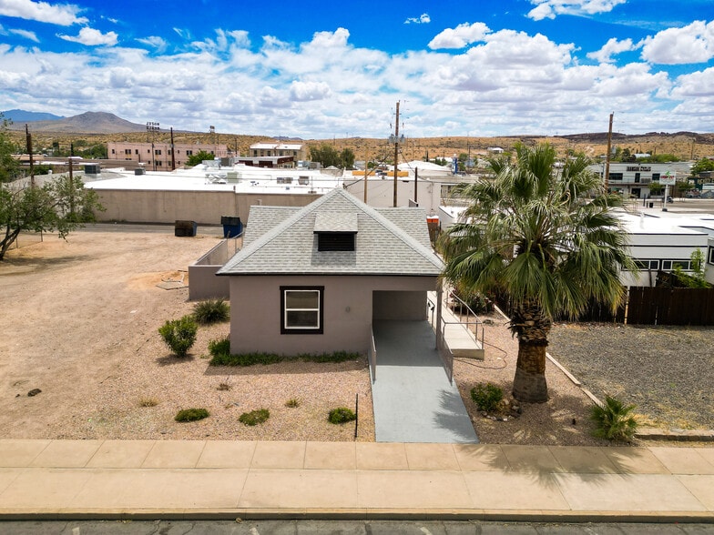 More Photos Of 310 E Oak St, Kingman Office For Sale