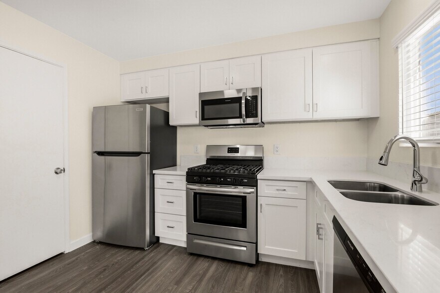 More Photos Of 6752-6770 Solita Ave, San Diego Apartments For Sale