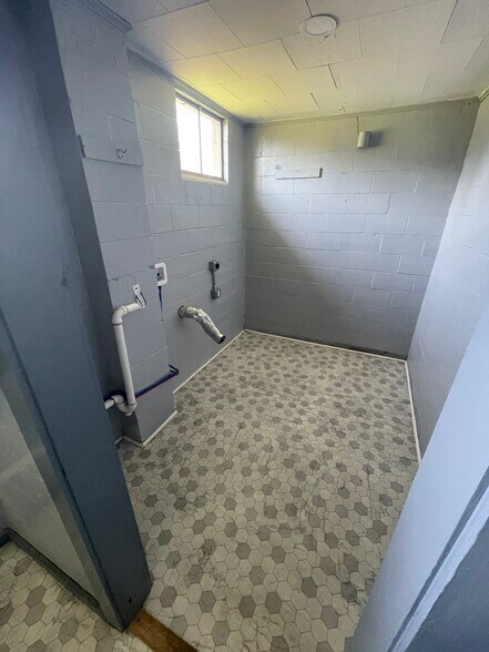 More Photos Of 10 Rhoda St, Farrell Flex For Lease