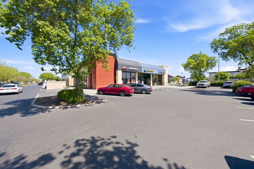 More Photos Of 410 N 11th Ave, Hanford General Retail For Sale