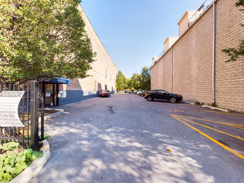 More Photos Of 1507-1509 S Michigan Ave, Chicago General Retail For Sale