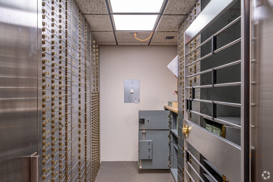 More Photos Of 6840 Erie Rd, Derby Bank For Sale