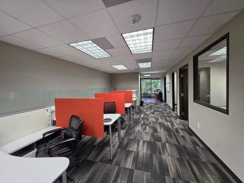 More Photos Of 2100 Valley View Ln, Farmers Branch Office For Lease