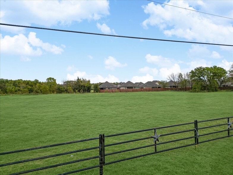 More Photos Of 7911-7923 US Business Highway 287, Arlington Land For Sale