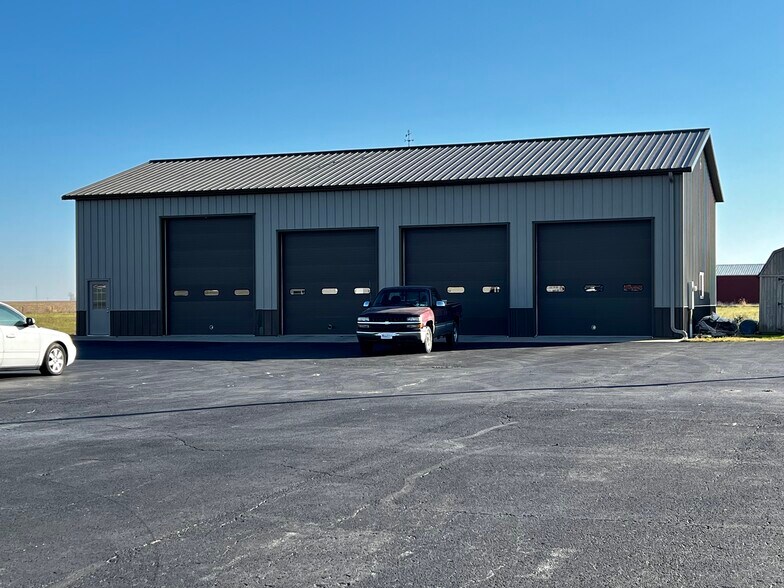 More Photos Of 1719 E Jackson St, Macomb Auto Dealership For Sale