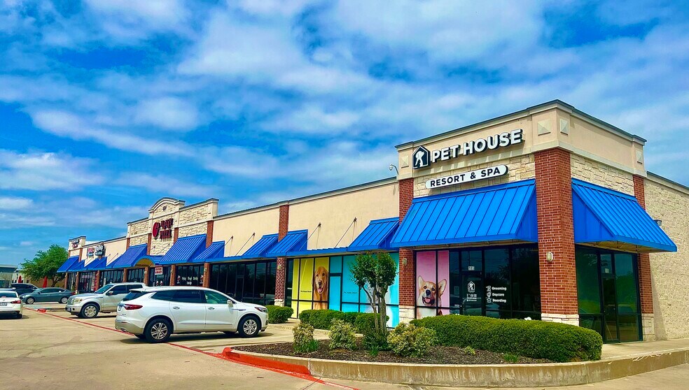 More Photos Of 801 S Main St, Keller Restaurant For Lease