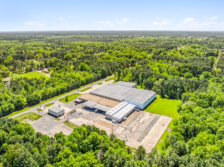 More Photos Of 6900 Woolworth Rd, Shreveport Warehouse For Lease