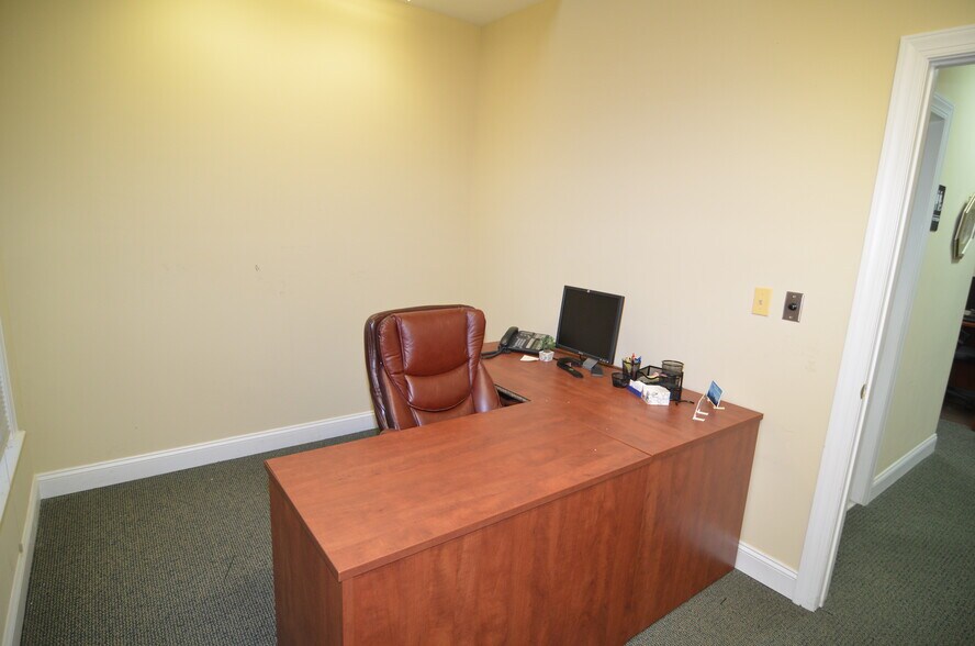 More Photos Of 4 Walter E Foran Blvd, Flemington Office For Sale