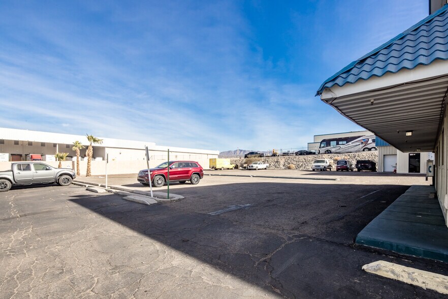 More Photos Of 790 Lake Havasu Ave N, Lake Havasu City Freestanding For Lease