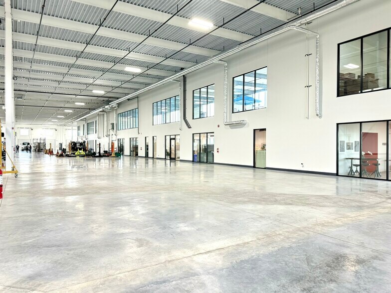 More Photos Of 2220 E Bunch Blvd, Muncie Manufacturing For Sale