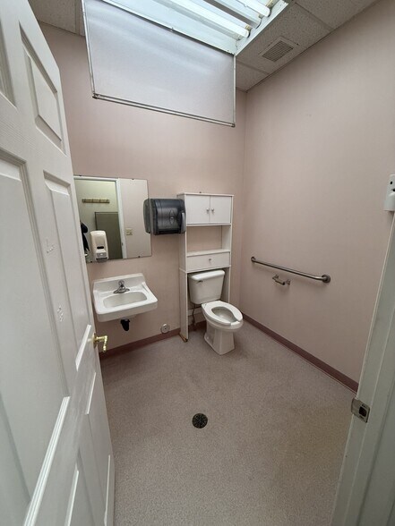 More Photos Of 3568 W 4800 S, Roy Office For Lease