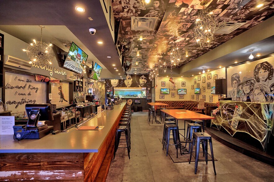 More Photos Of 835-841 NE 3rd Ave, Fort Lauderdale Bar For Sale