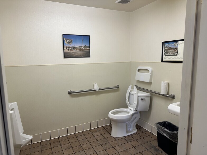 More Photos Of 2320 Belshaw St, Mojave Restaurant For Sale