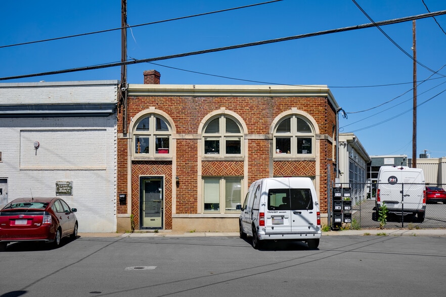 More Photos Of 1726 Altamont Ave, Richmond Warehouse For Lease